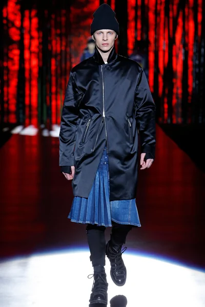 Look 9
